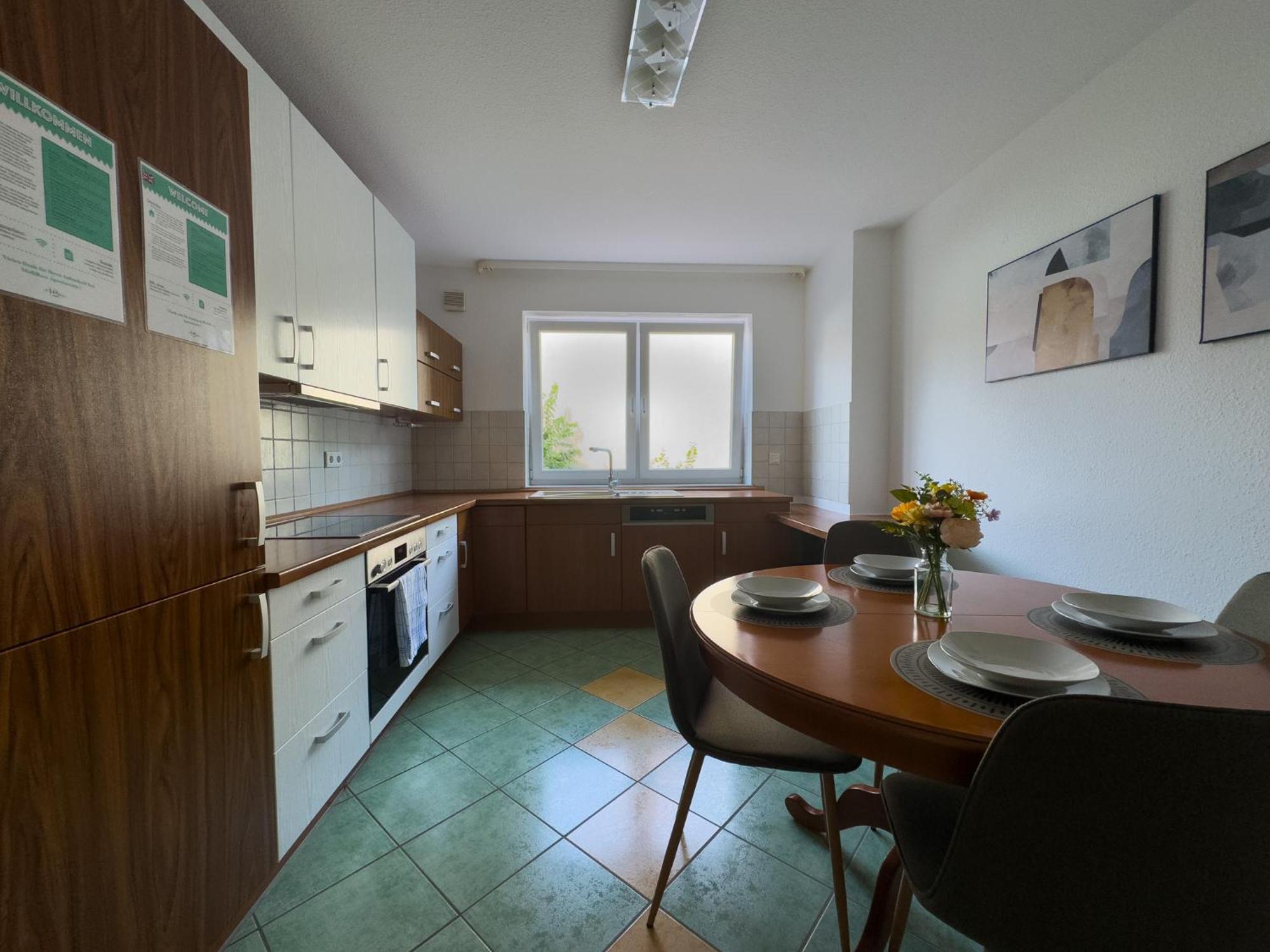 110Qm - 4 Zimmer - Privat Parkplatz - Zentral - Balkon - Mallibase Apartments Касел Екстериор снимка