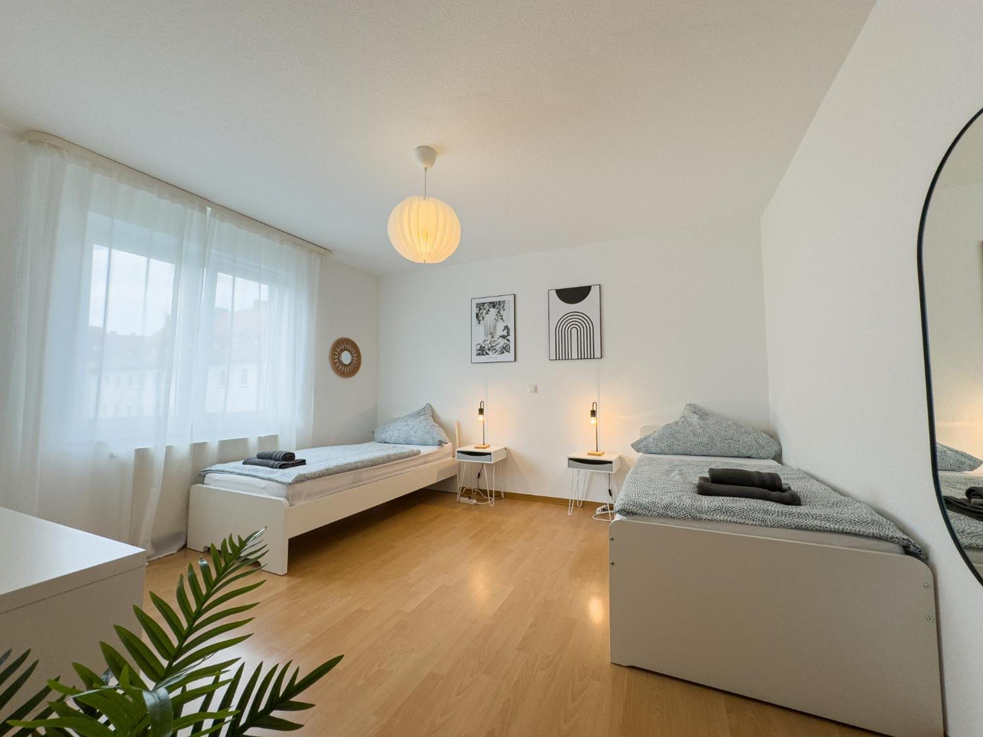 110Qm - 4 Zimmer - Privat Parkplatz - Zentral - Balkon - Mallibase Apartments Касел Екстериор снимка