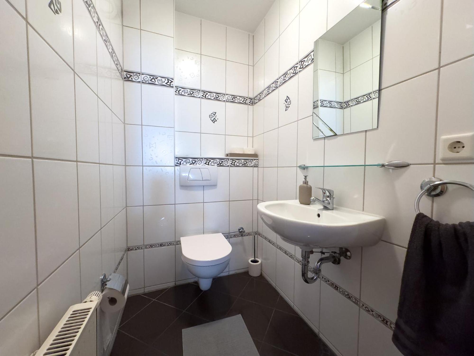 110Qm - 4 Zimmer - Privat Parkplatz - Zentral - Balkon - Mallibase Apartments Касел Екстериор снимка